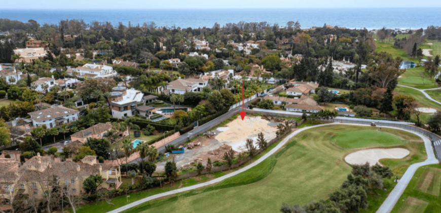 Guadalmina Baja, Marbella, Plot
