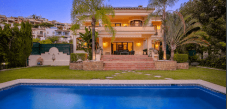 Los Arqueros, Benahavís, Villa