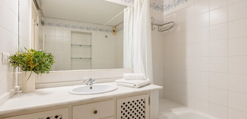 Las Terrazas, Los Almendros, Benahavís 2-bedrooms
