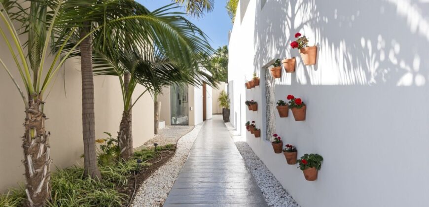 The Glass House, La Quinta, 7-bed Villa