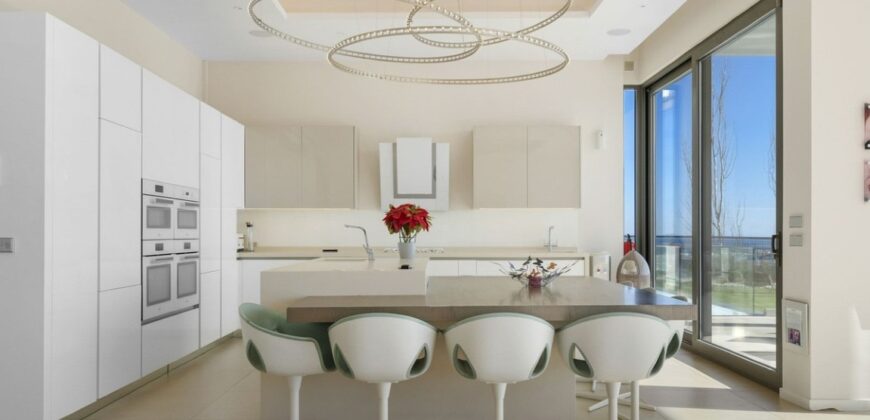 The Glass House, La Quinta, 7-bed Villa