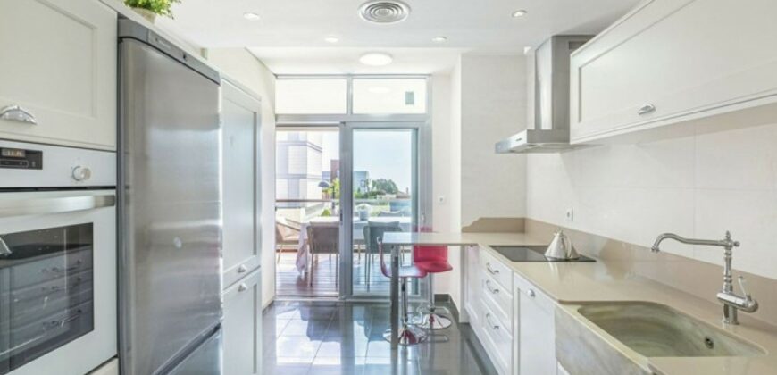 Manilva, 3-Bed Apartment