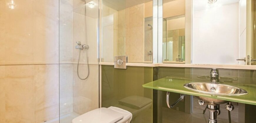 Manilva, 3-Bed Apartment