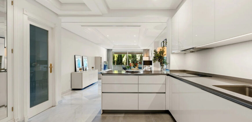Golden Mile, Marbella, Seafront 2-beds