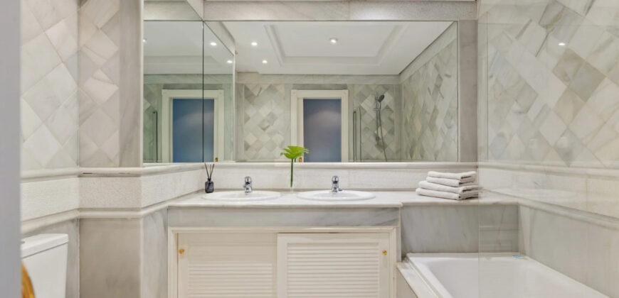 Golden Mile, Marbella, Seafront 2-beds